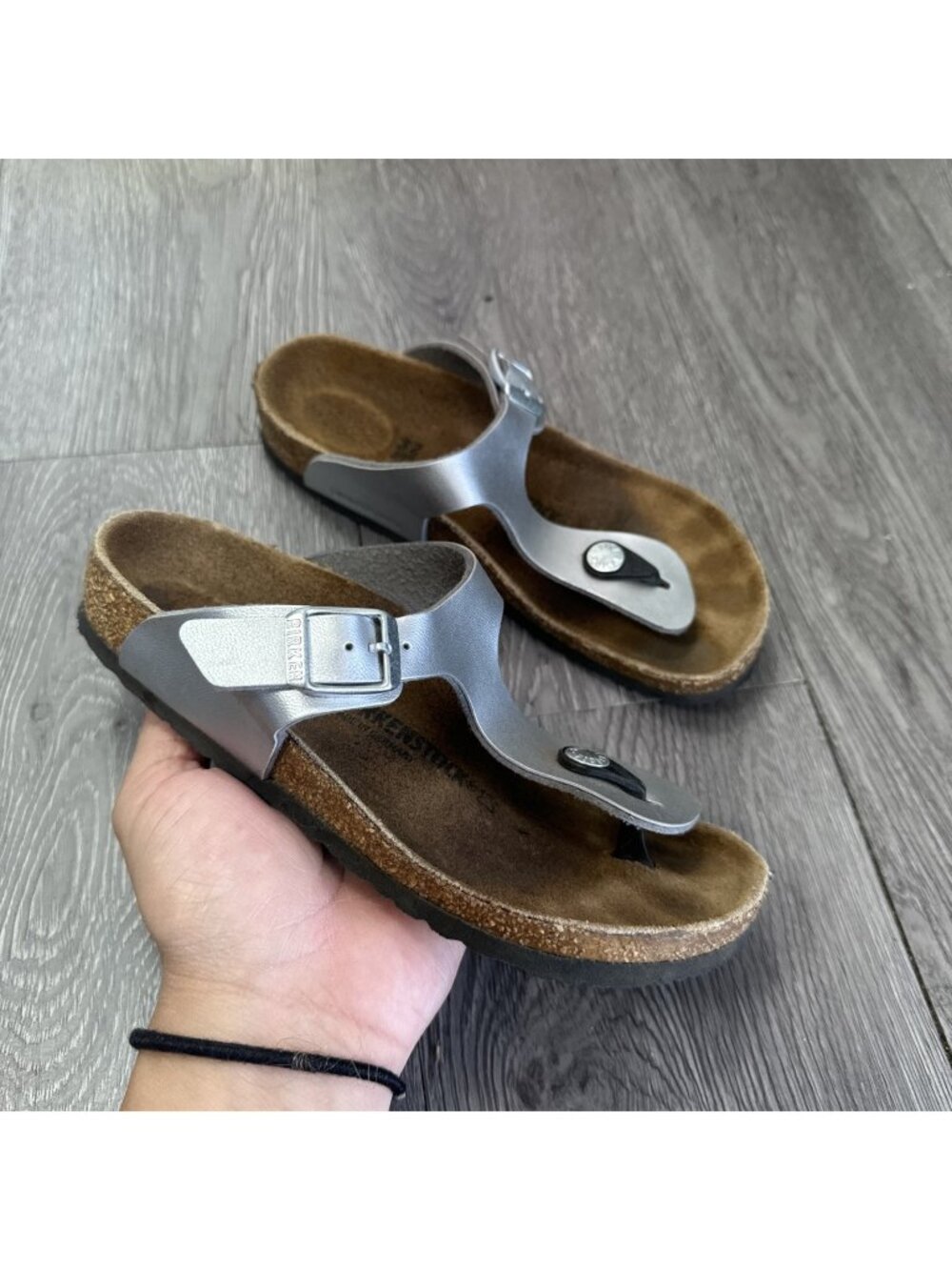 Birkenstock Gizeh Sandals Girls Size 32 Silver Metallic Leather Slip On Thong 1